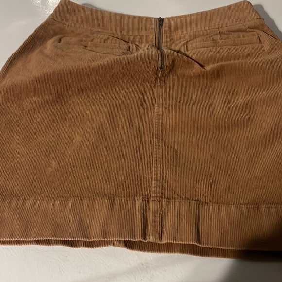 A Woman’s Skirt. - Picture 2 of 2